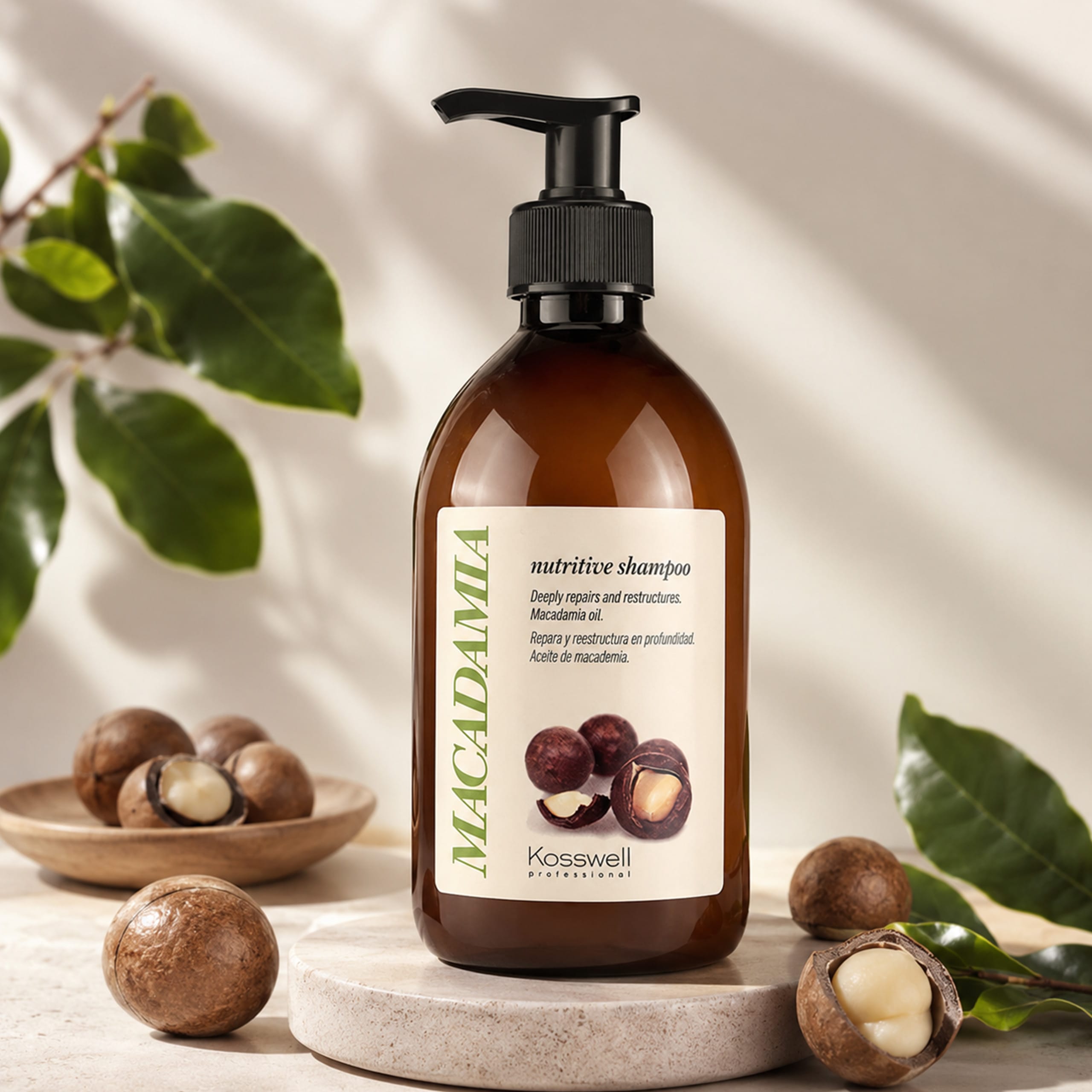 Kosswell Macadamia Nutritive Shampoo 500 ml w aranżacji z orzechami makadamia
